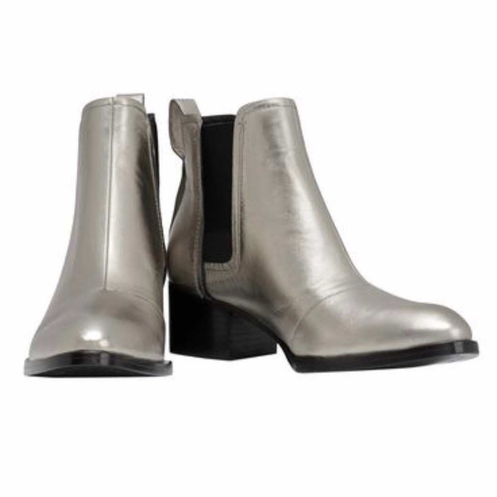 Excellent Rag & Bone Silver Leather Ankle Booties